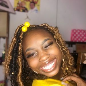 Meet your Posher, Demiyah